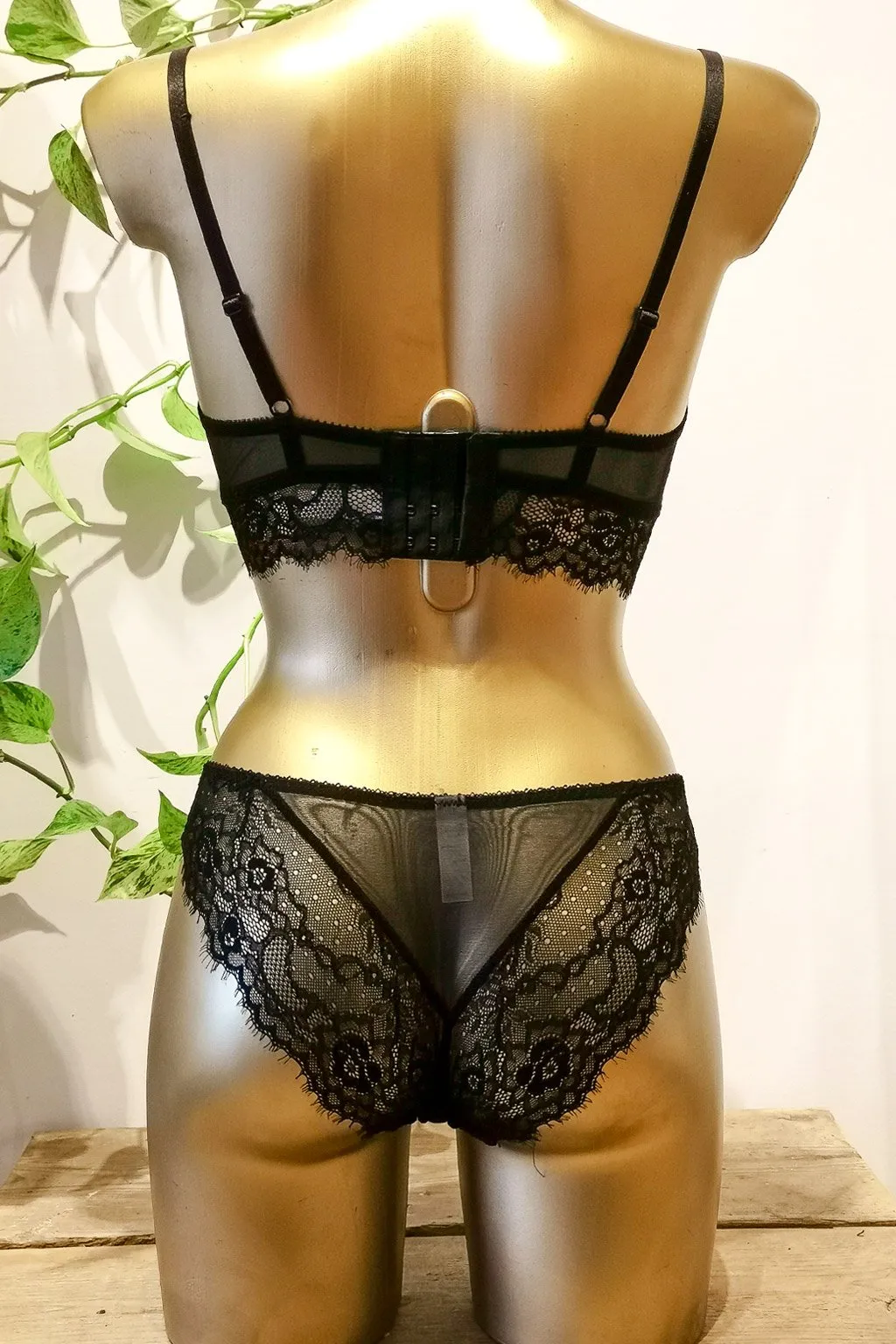 Lingerie Evelyn Black Bottom