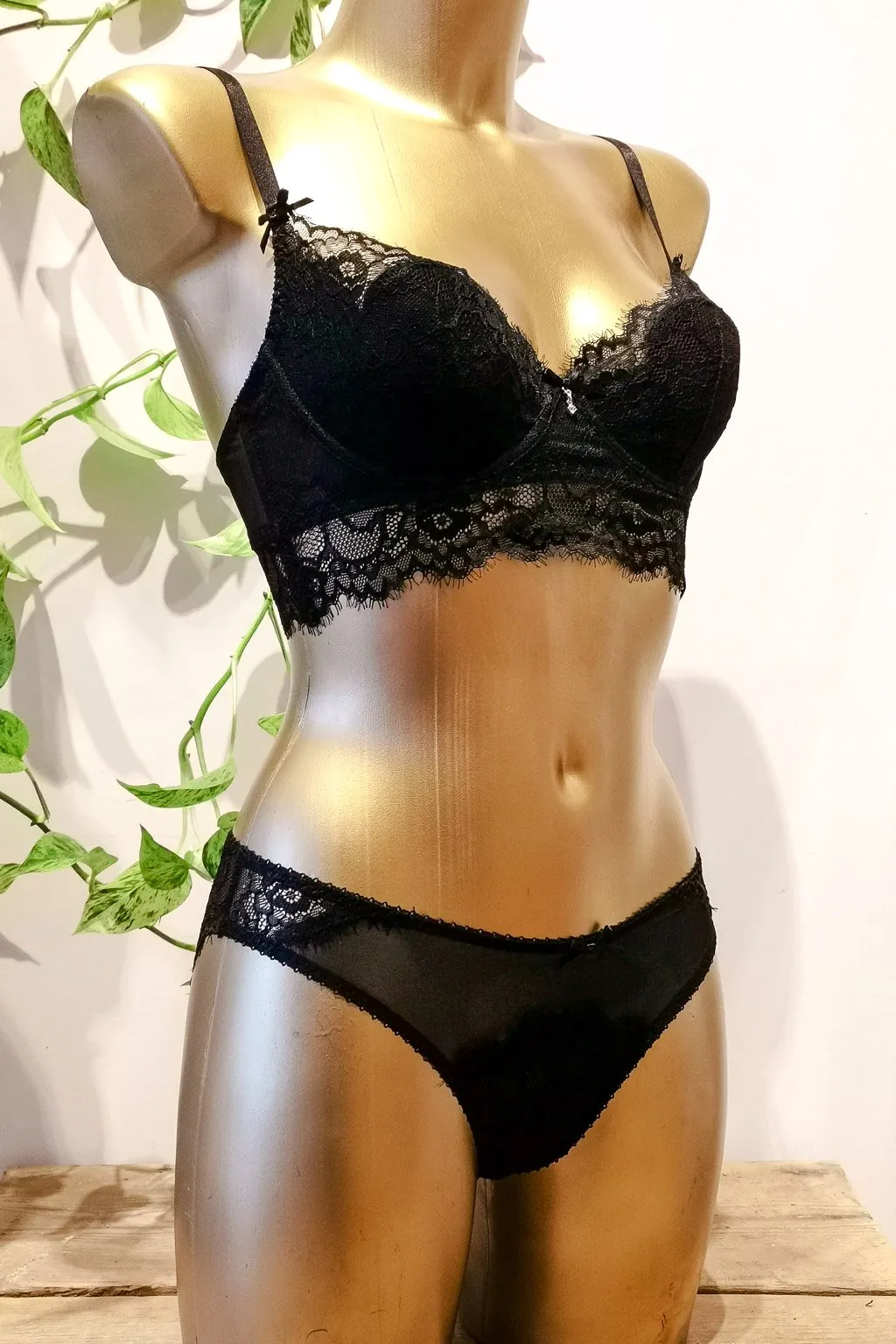 Lingerie Evelyn Black Bottom