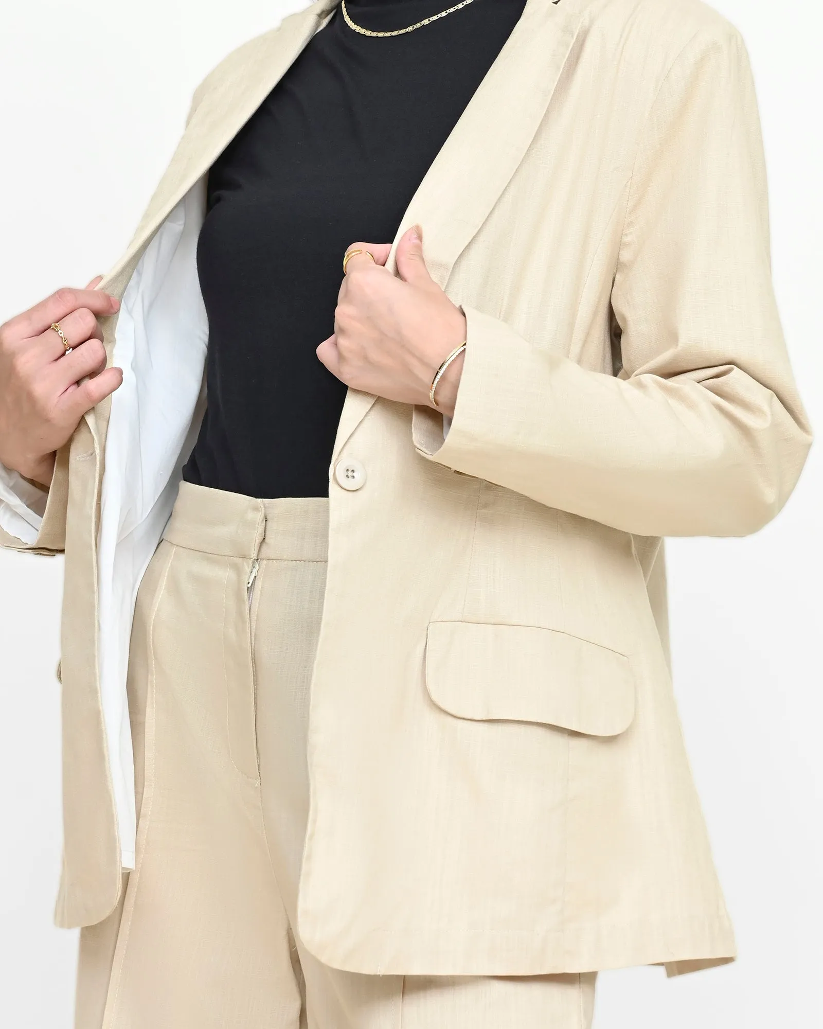 MARGOT BLAZER