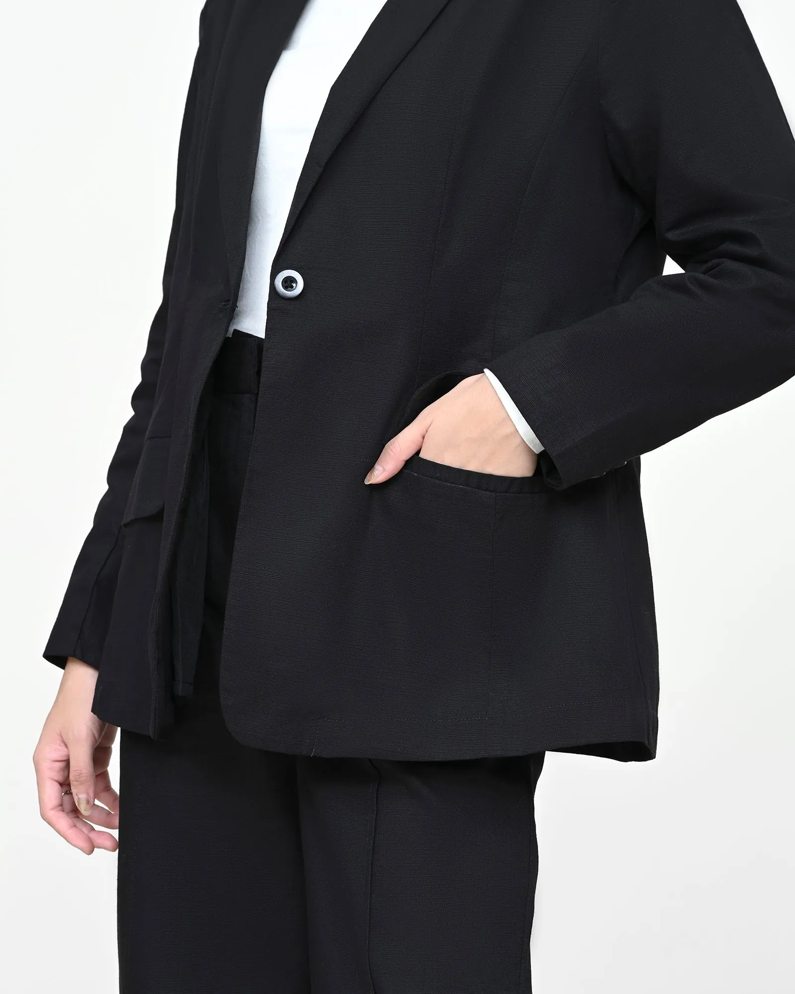 MARGOT BLAZER