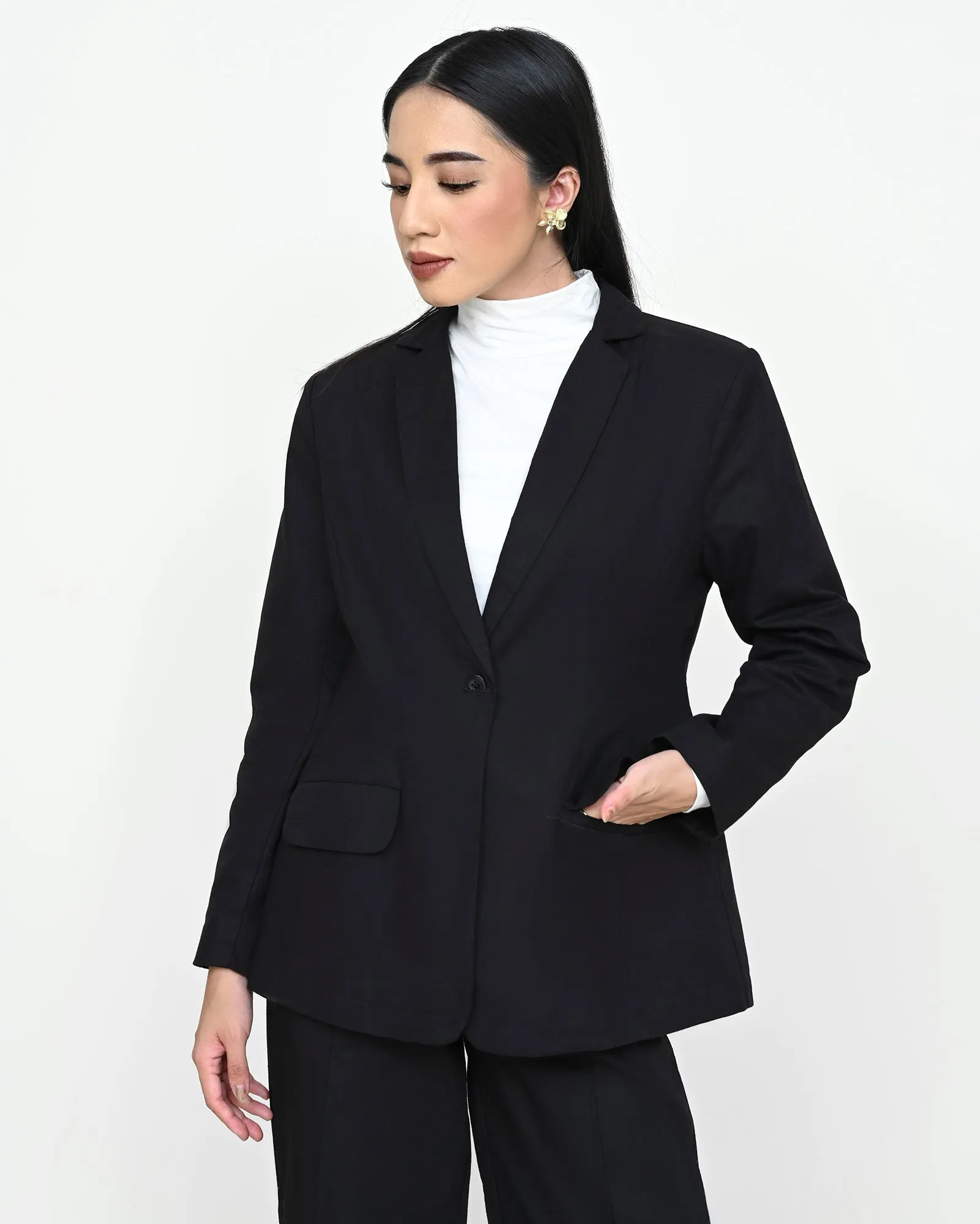 MARGOT BLAZER